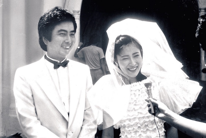 岡江久美子と大和田獏夫妻の若い頃（米グアム島の聖ヨセフ教会での挙式。岡江26歳、大和田32歳）